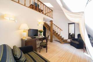 Отель Reikartz Medievale Lviv Львов Полулюкс-4